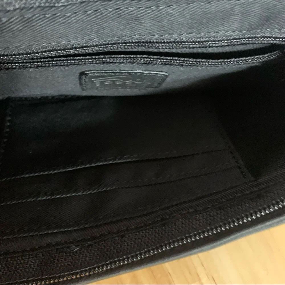Vintage Fossil Leather Wristlet‎ Purse